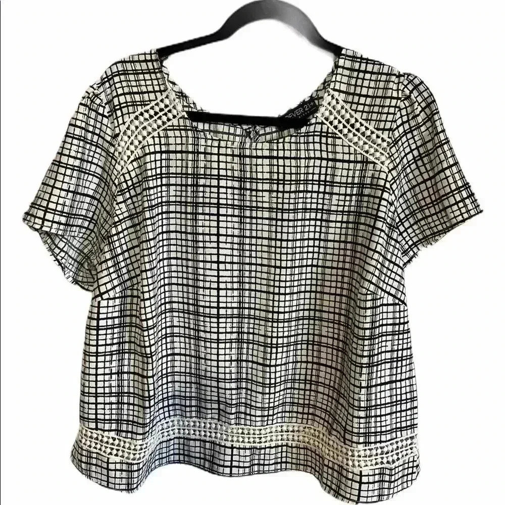 JNY Jones New York Size 1X Black and White Top